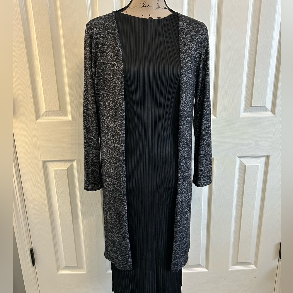 JM florets Black and Gray Open Front long Cardigan small